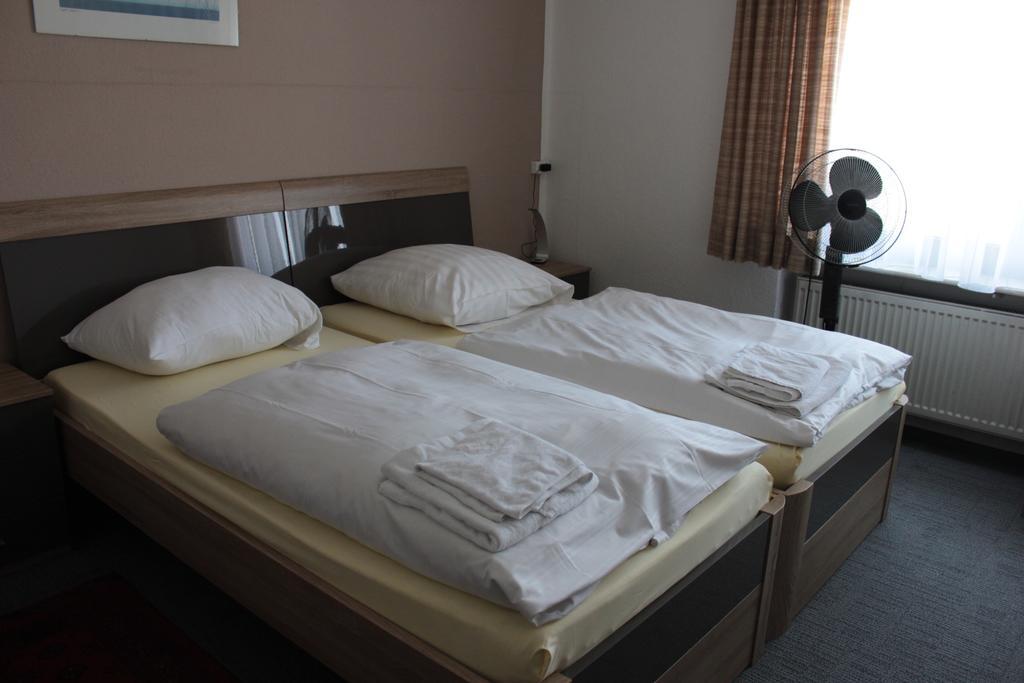 Airport-Hotel Zum Taubengrund Kelsterbach Camera foto